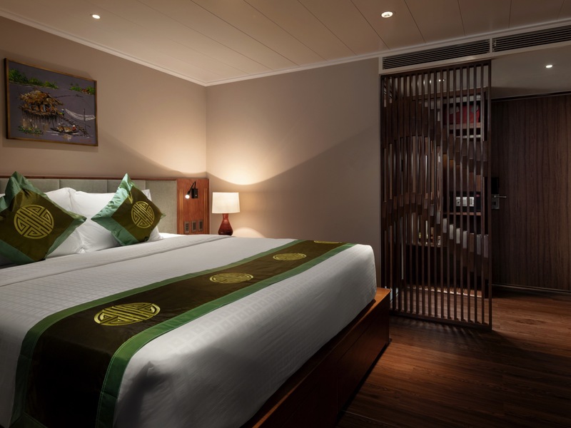 Deluxe Staterooms (River Deck)